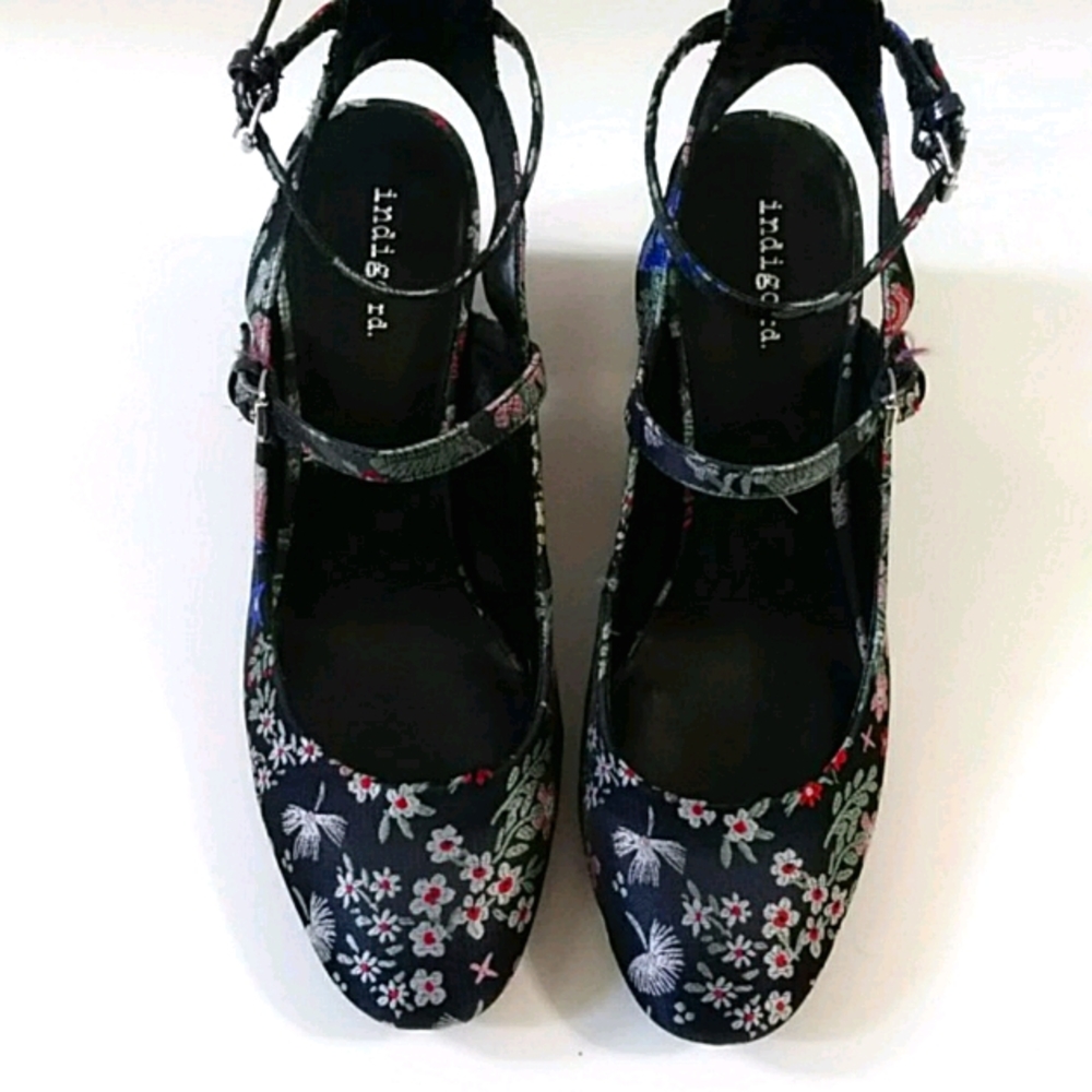 Indigo Rd. China shoes - Picture 3 of 8